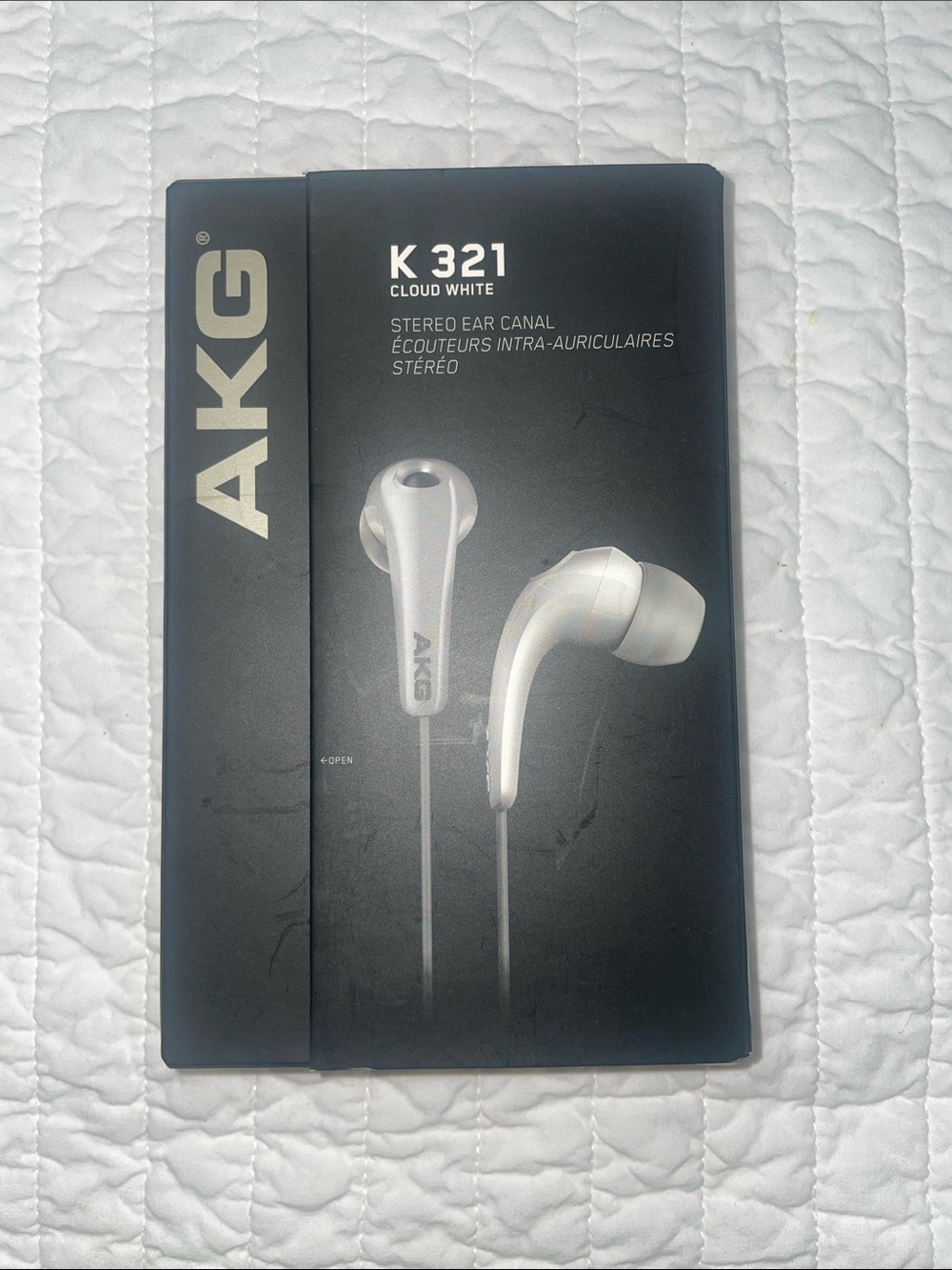 K321 Cloud White Stereo Earbud Headphones